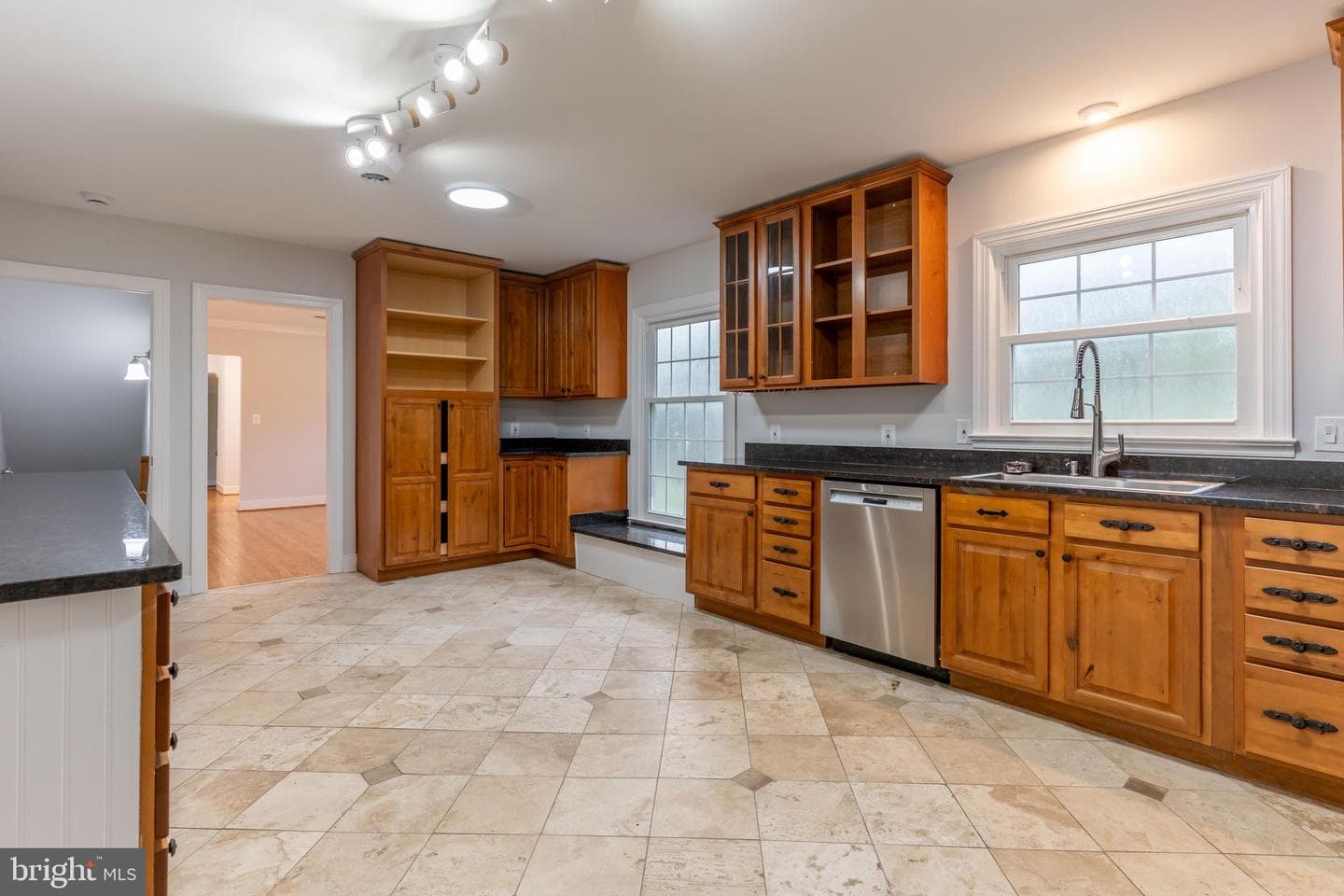 142 Woodland Road photo 10