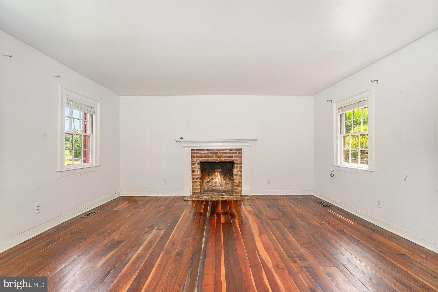210 Sophia Street photo 11