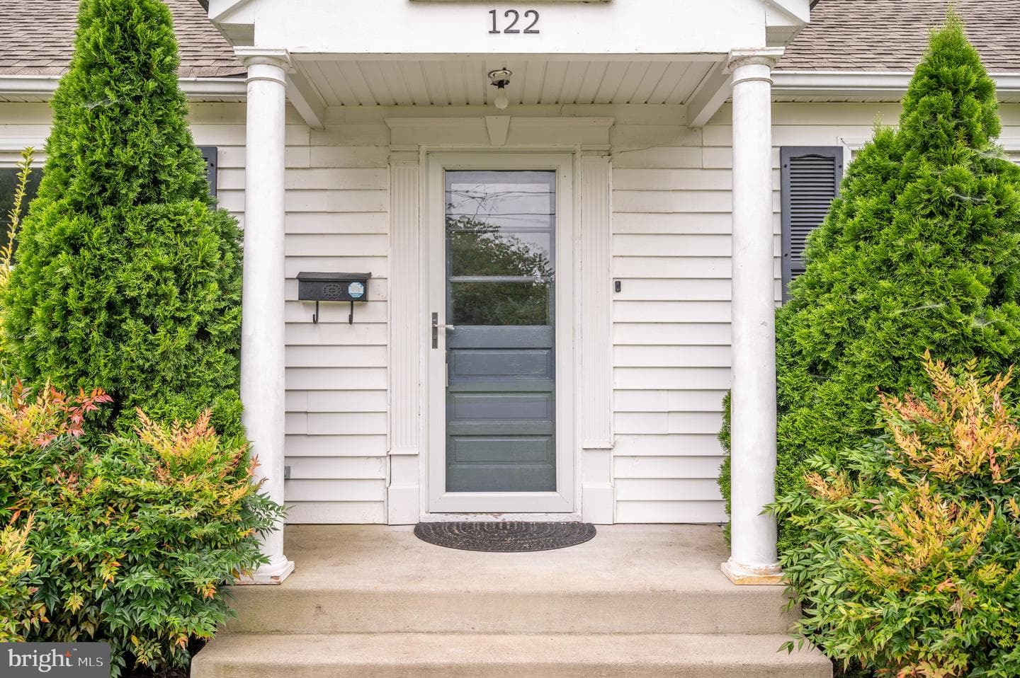 122 Hillcrest Drive photo 3