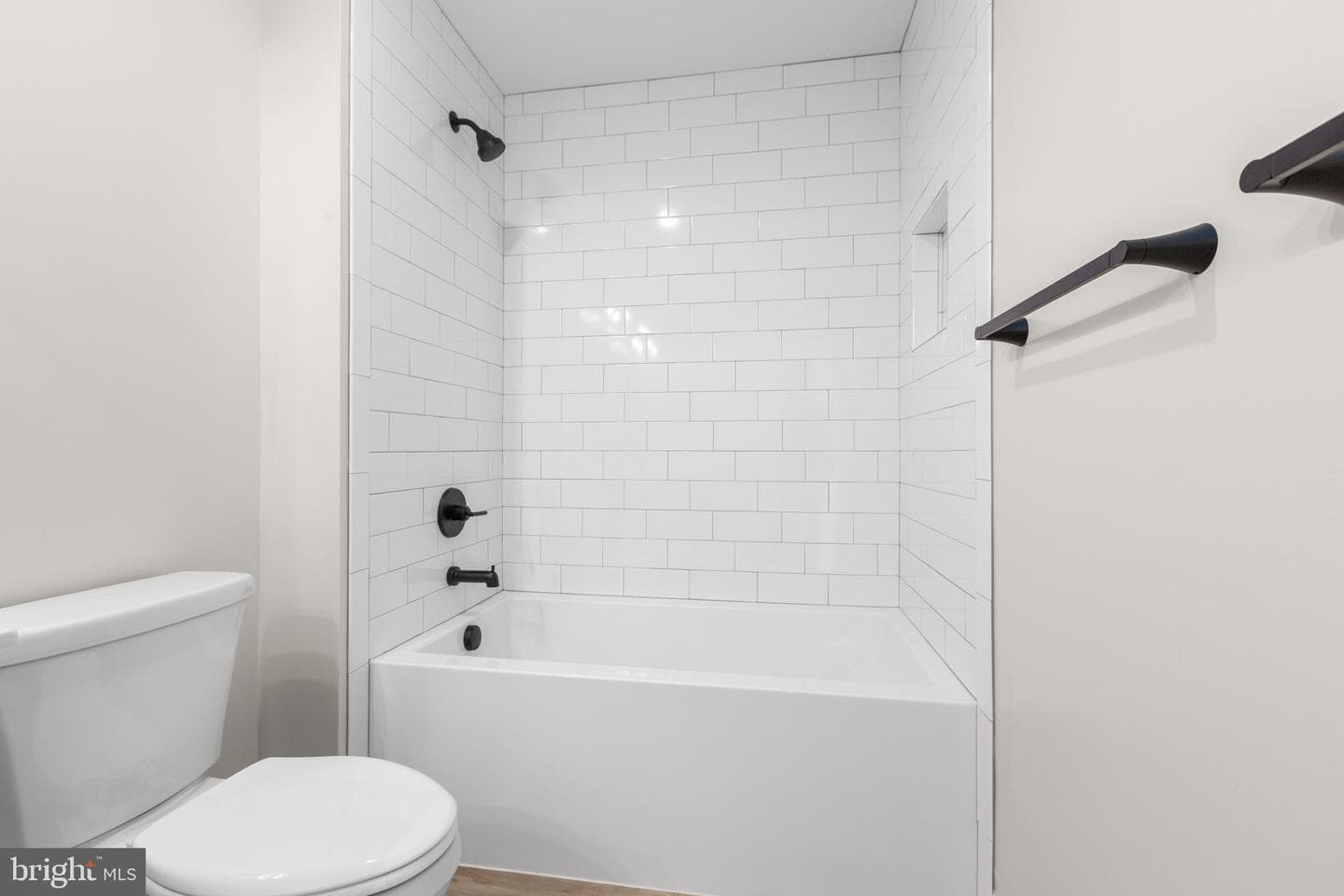 613 Kenmore Avenue photo 34