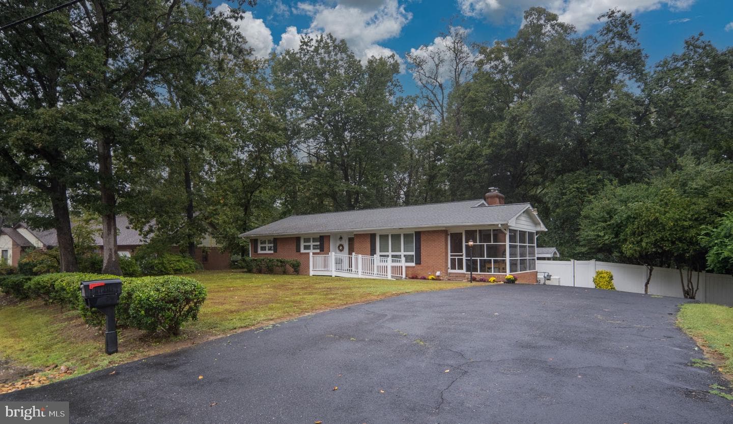 201 Stonewall Drive photo 3