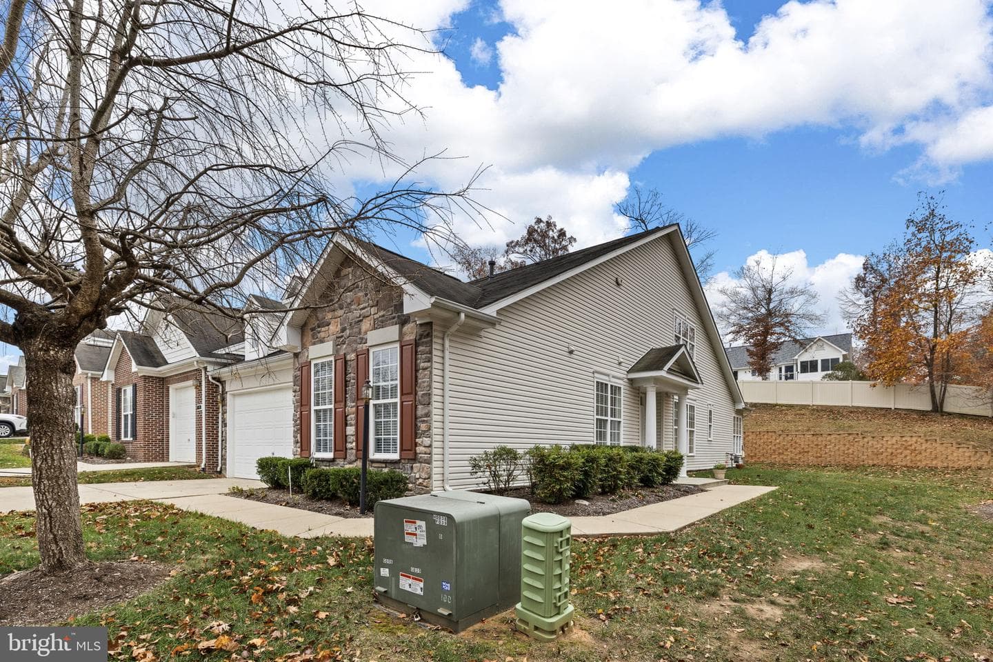 1022 Maureen Drive photo 3
