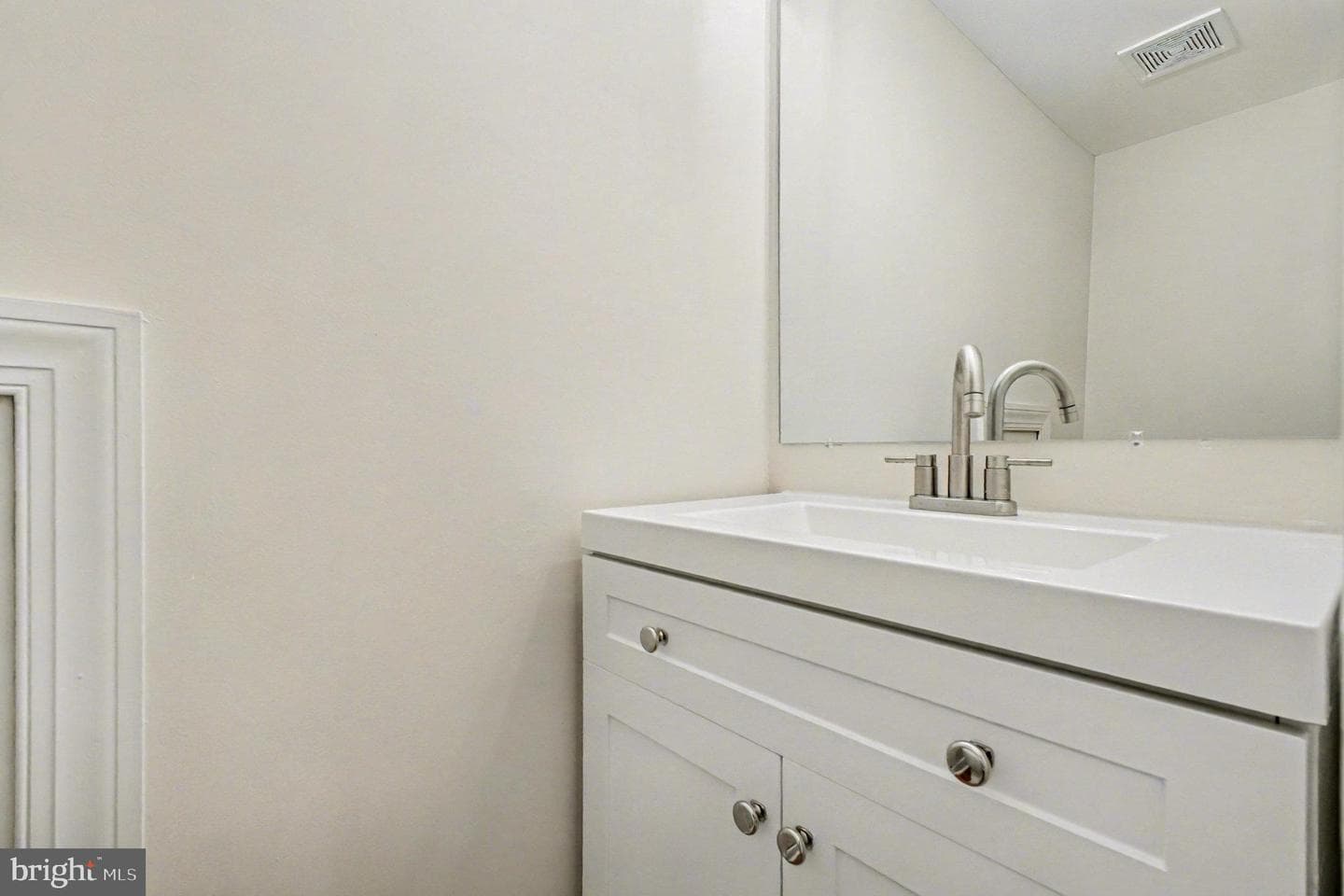 811 College Avenue photo 13