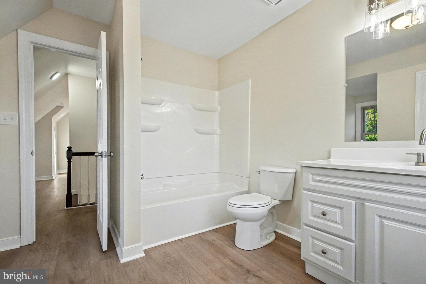 811 College Avenue photo 23