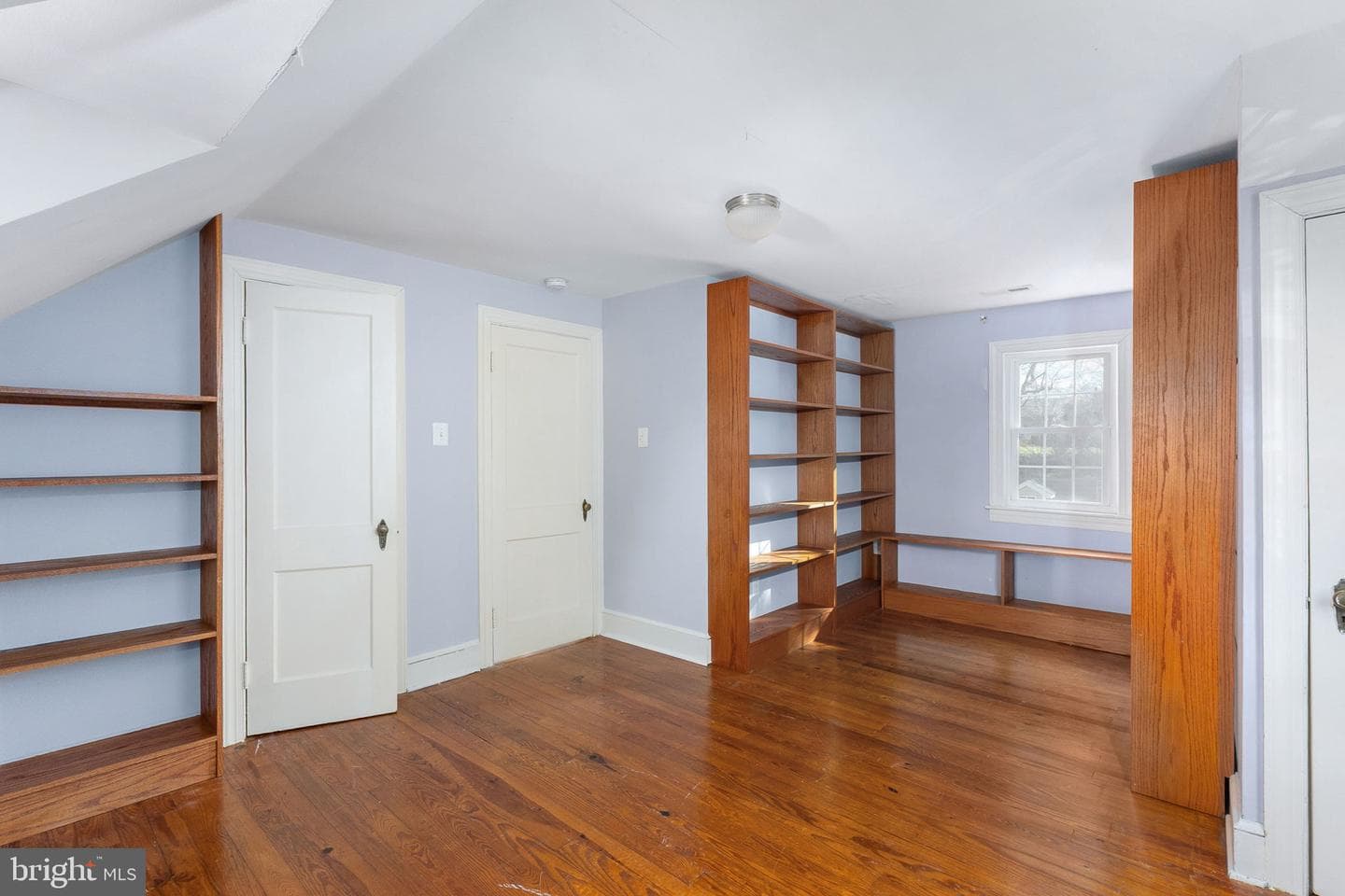 504 Hawke Street photo 41