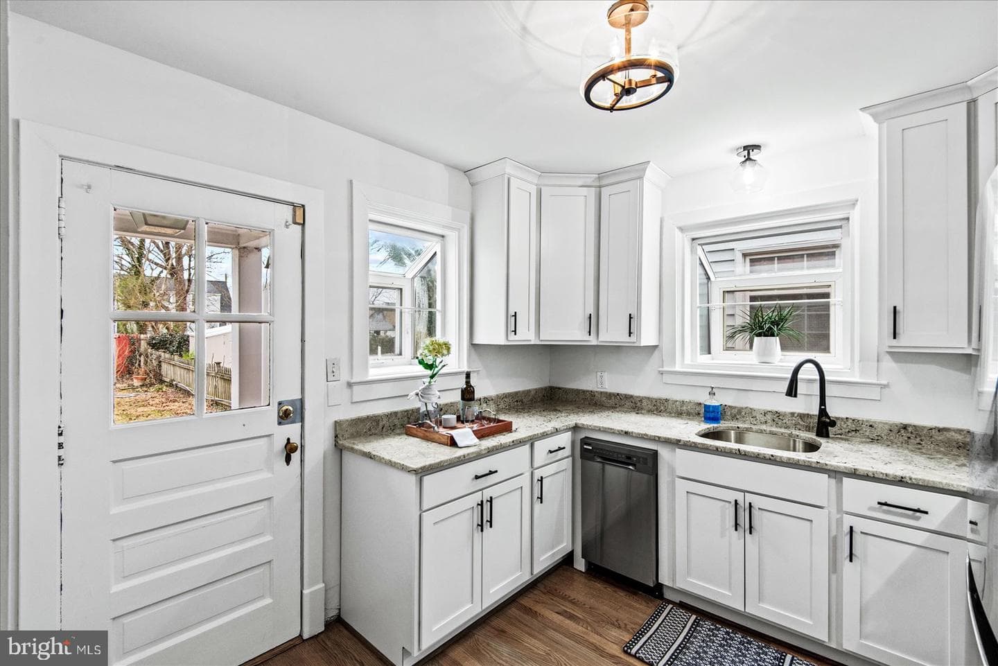 1312 Rowe Street photo 14