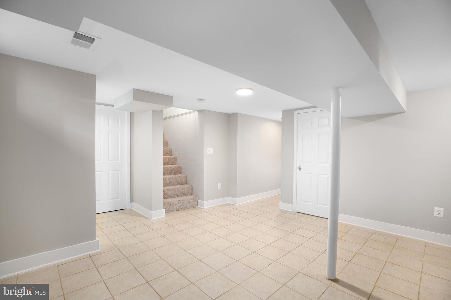 1213 Stafford Avenue photo 7