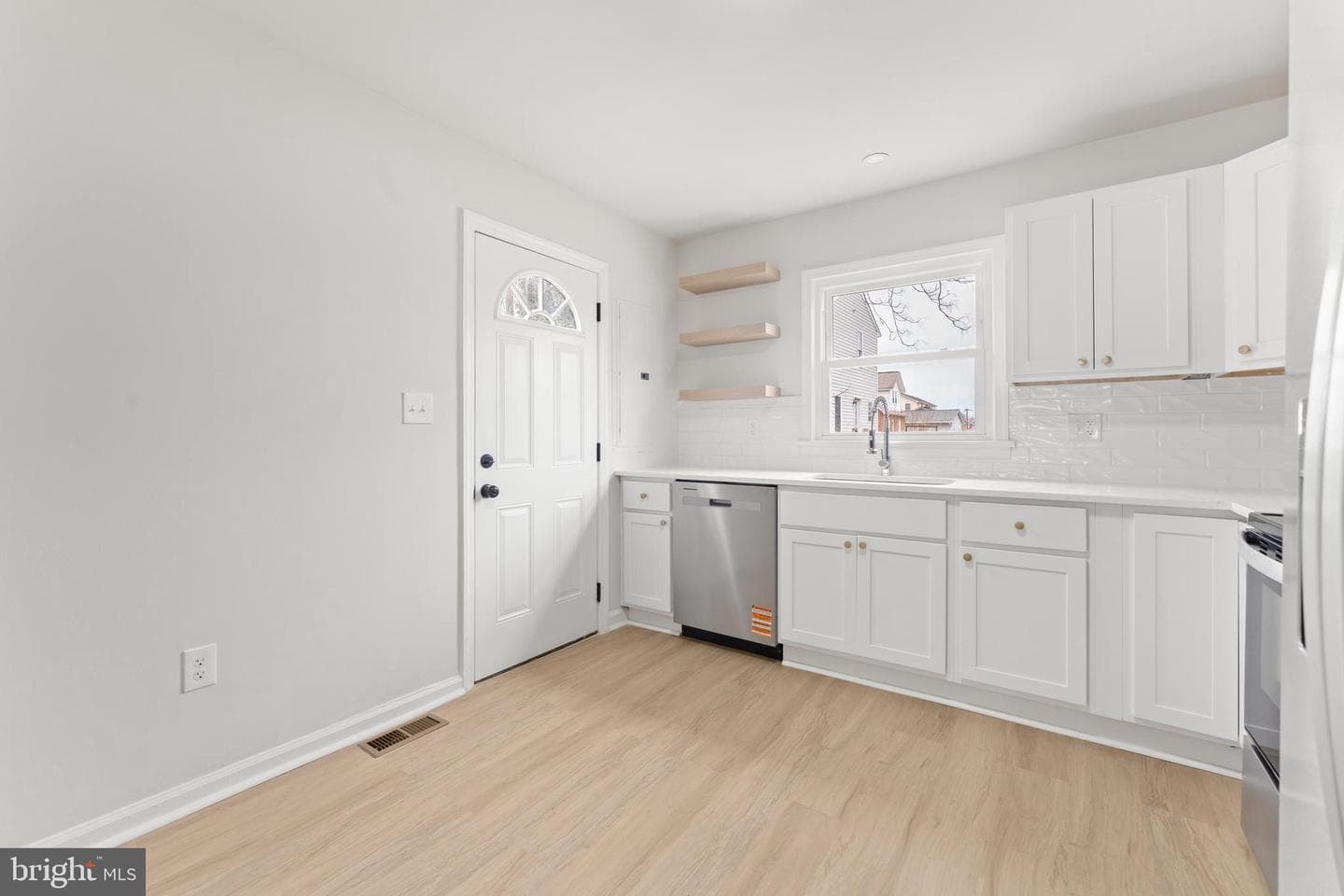 423 Mckinney Street photo 6