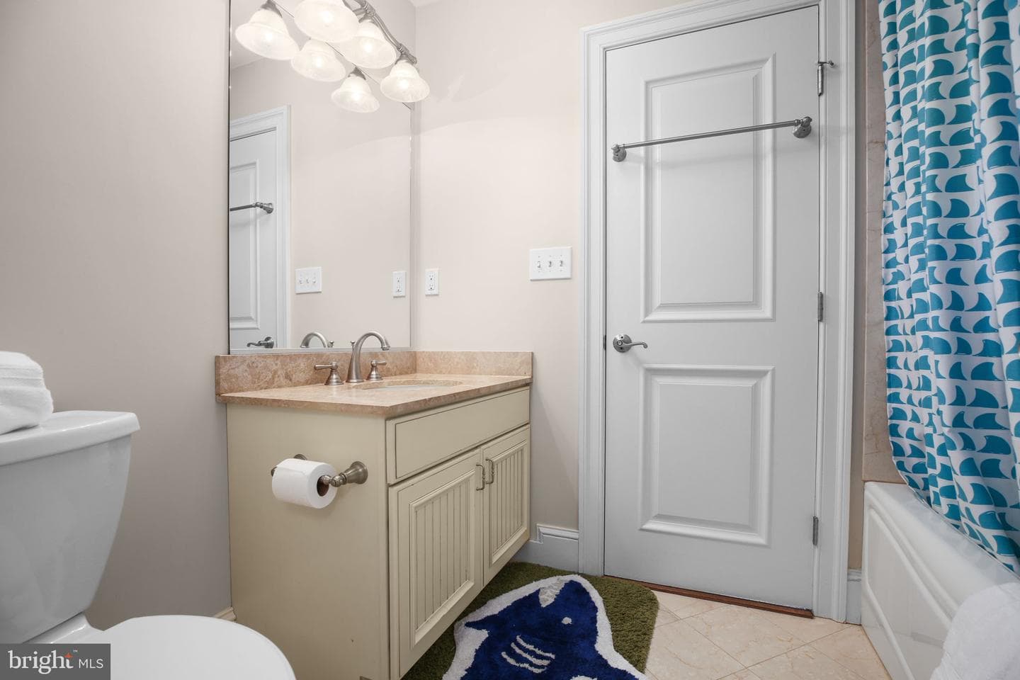 211 Fauquier Street photo 35
