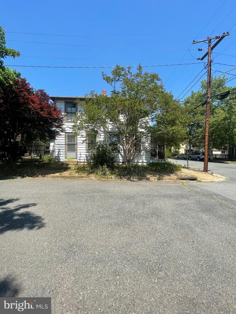 300 Prince Edward Street photo 4