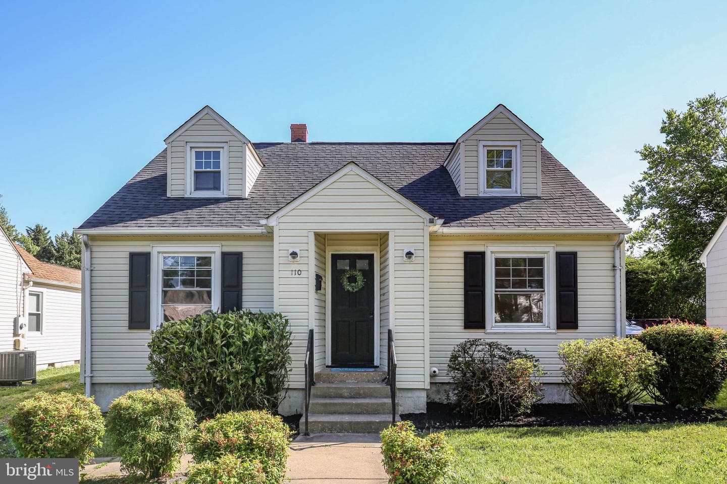 110 Forest Avenue photo 1