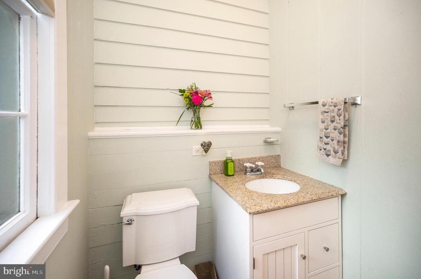 1102 Prince Edward Street photo 20
