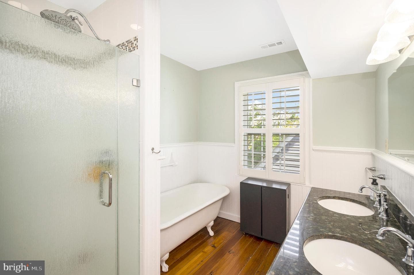 1102 Prince Edward Street photo 46