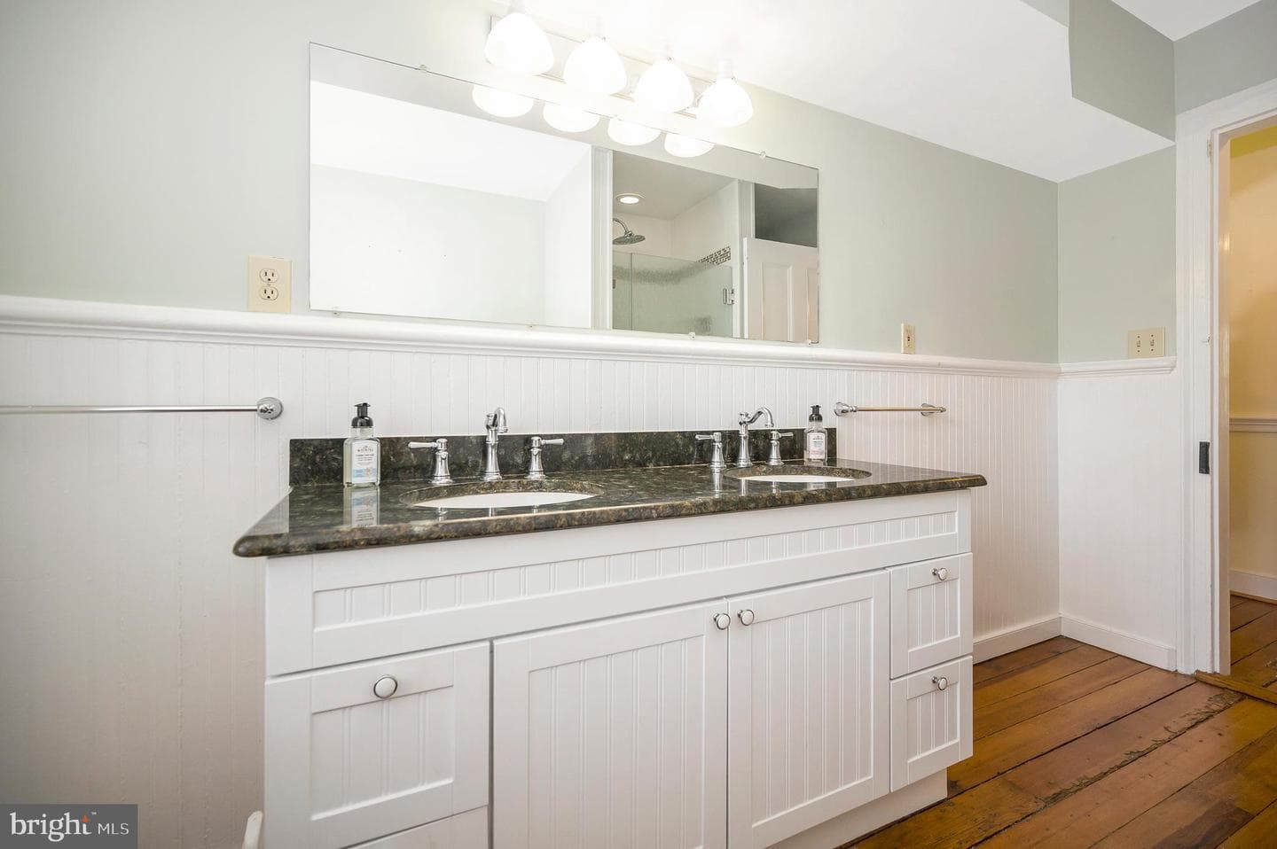 1102 Prince Edward Street photo 48