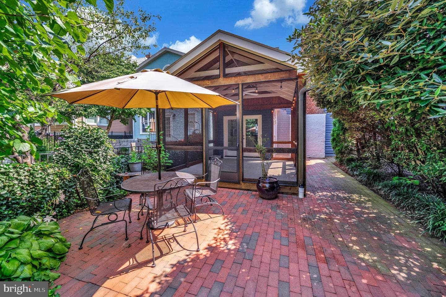 1102 Prince Edward Street photo 60