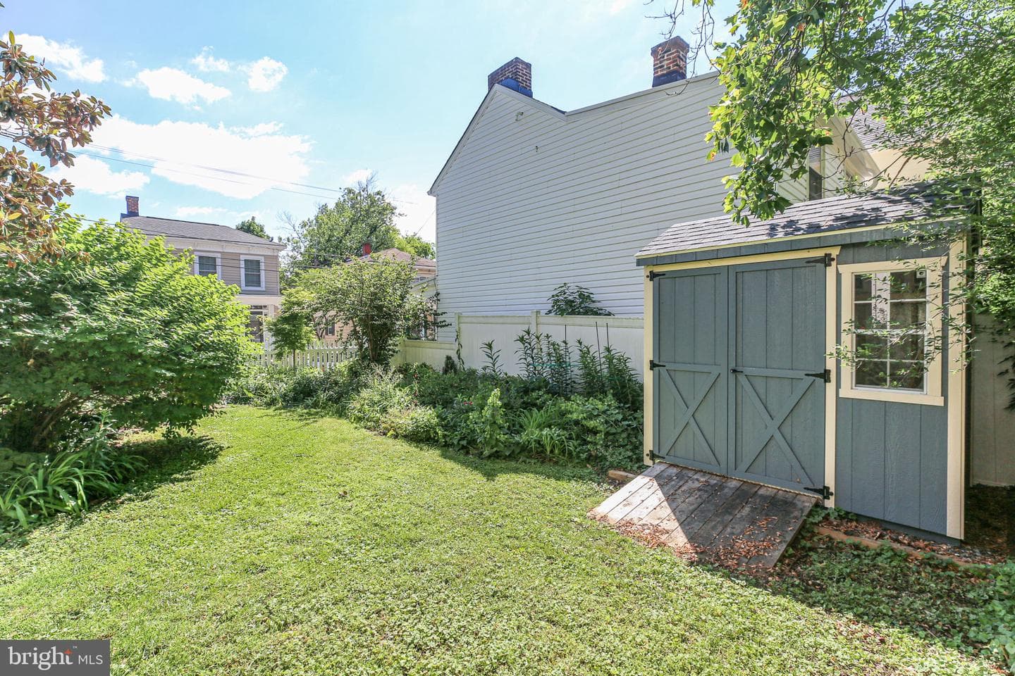 610 Lewis St photo 61