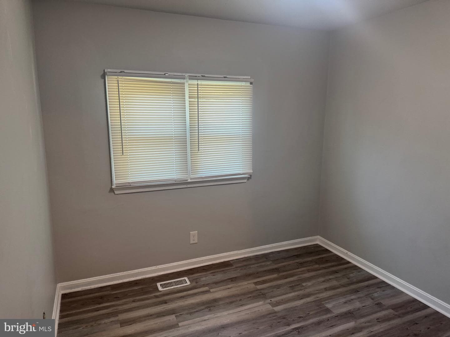 406 Canterbury Road photo 13