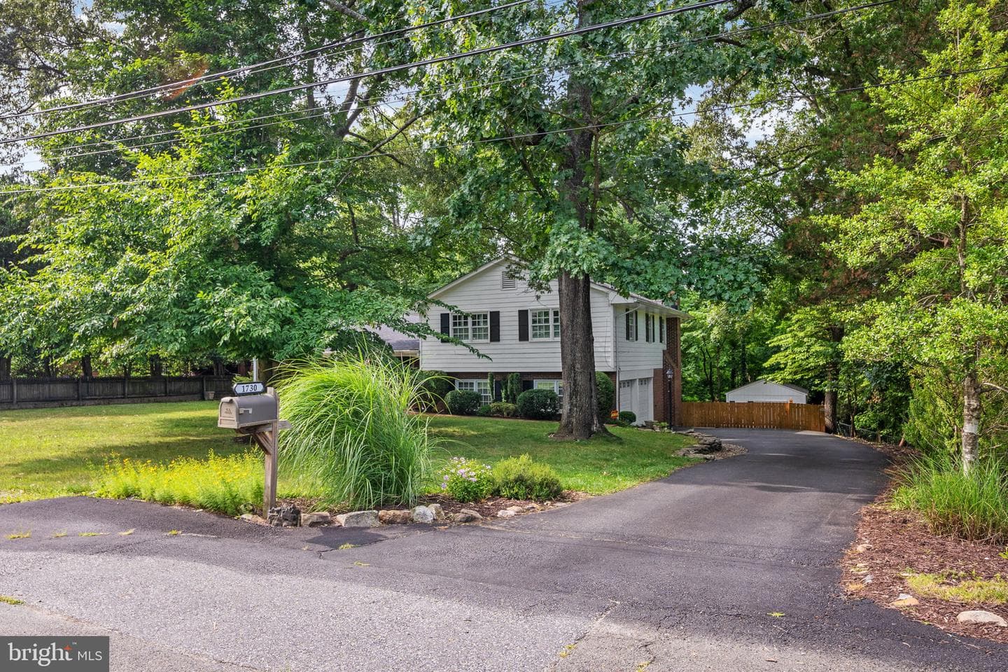 1730 Greenway Drive photo 3