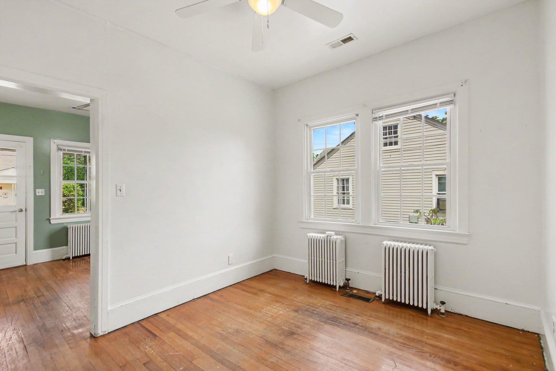 112 Gibson Street photo 10