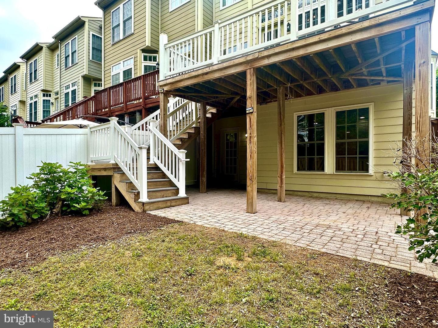 1040 Hotchkiss Place photo 32