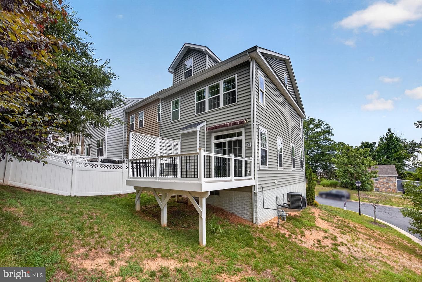 1349 Gilmore Street photo 12
