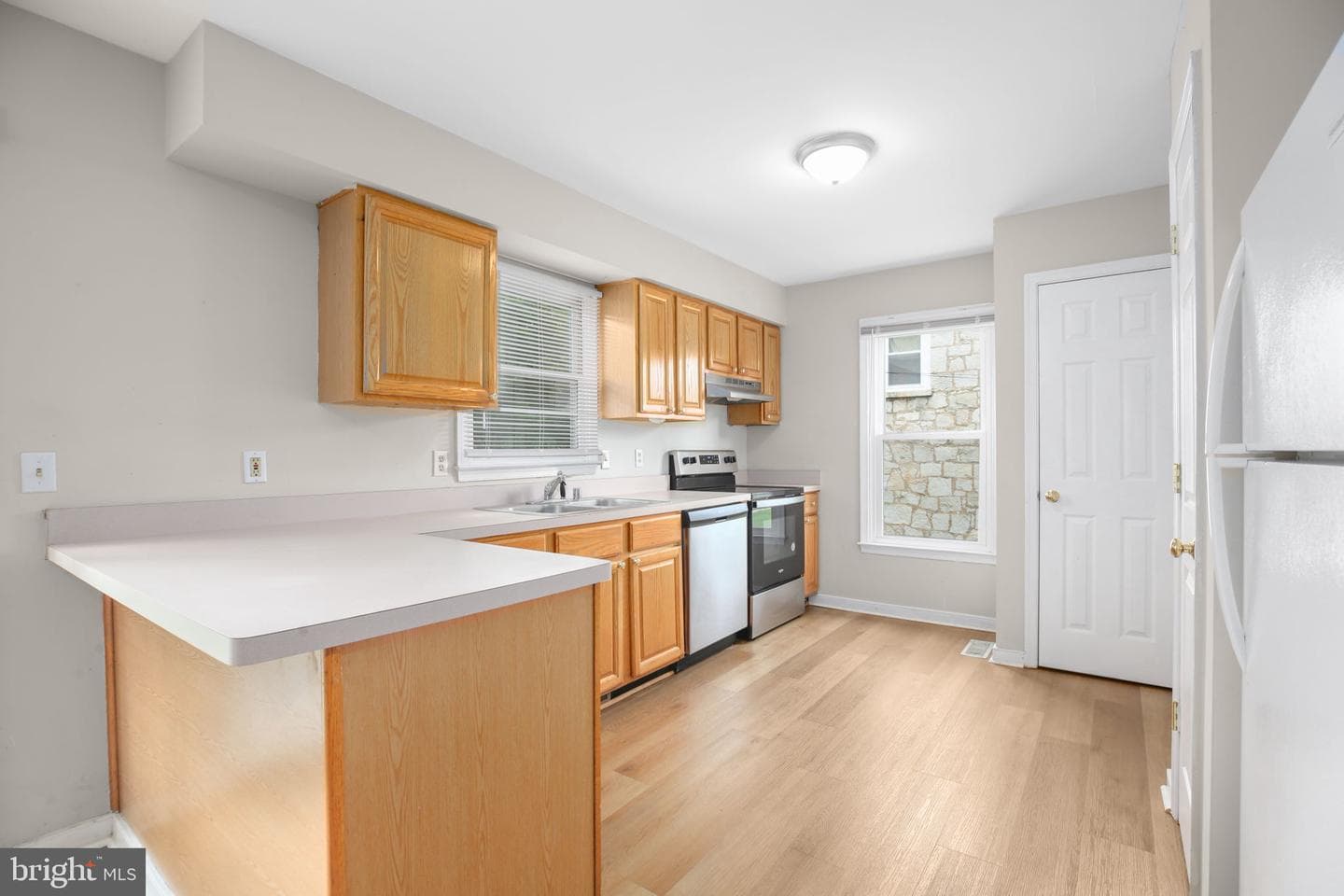 1002 Stafford Avenue photo 9