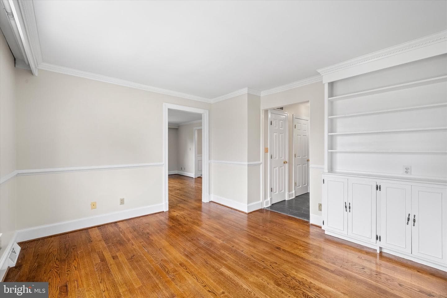 408 Riverside Drive photo 10