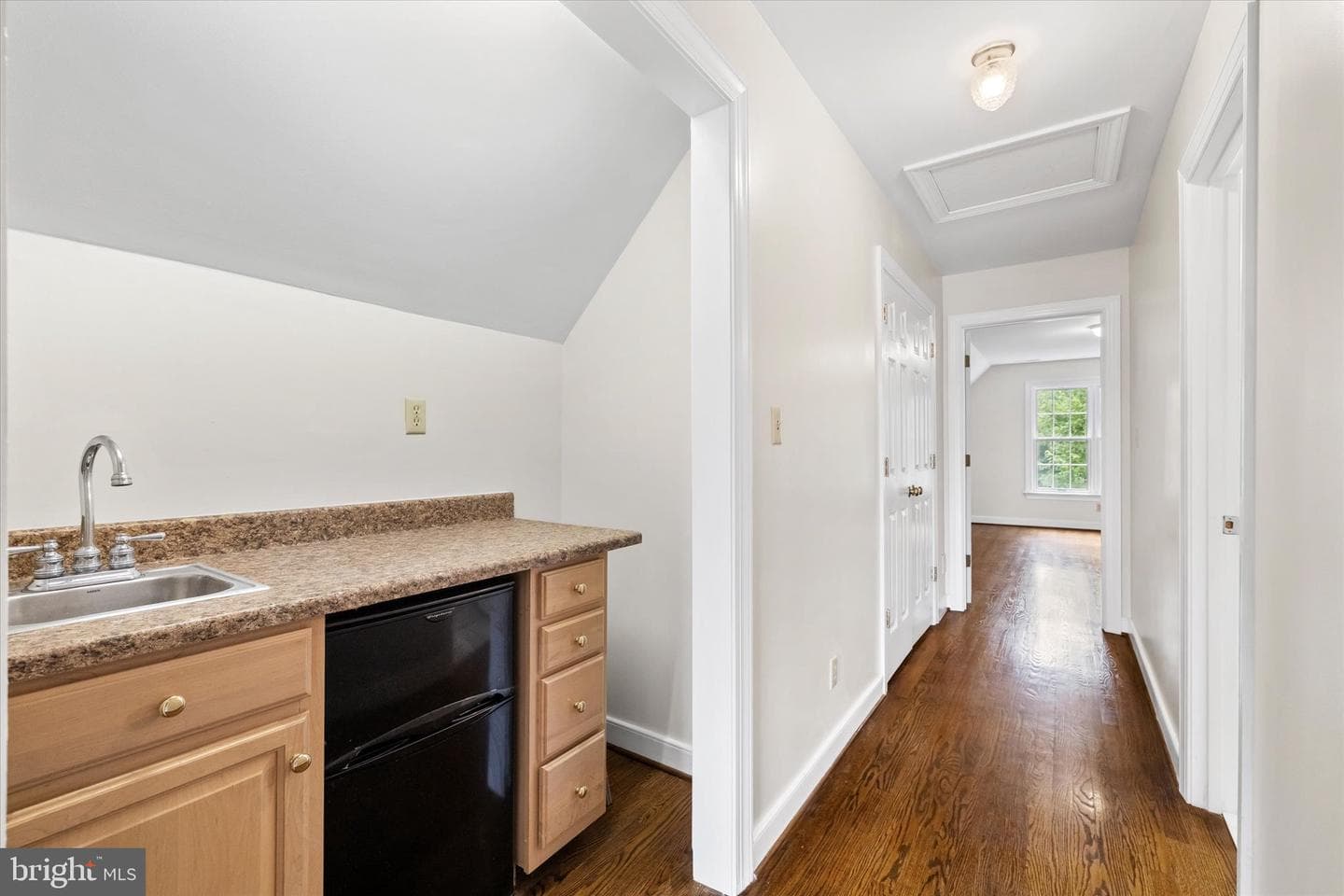 408 Riverside Drive photo 29