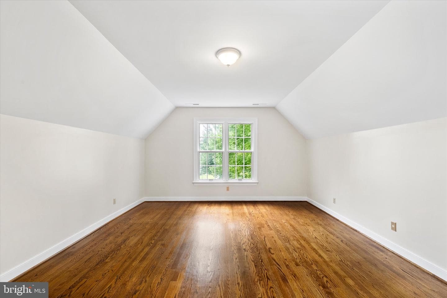 408 Riverside Drive photo 32