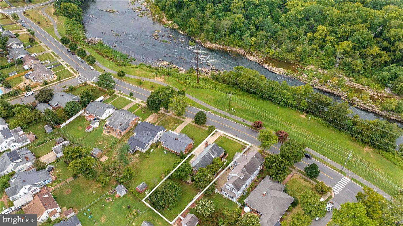 408 Riverside Drive photo 35