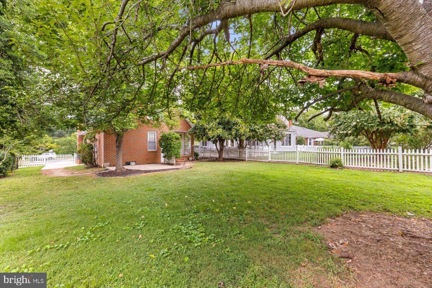 408 Riverside Drive photo 41