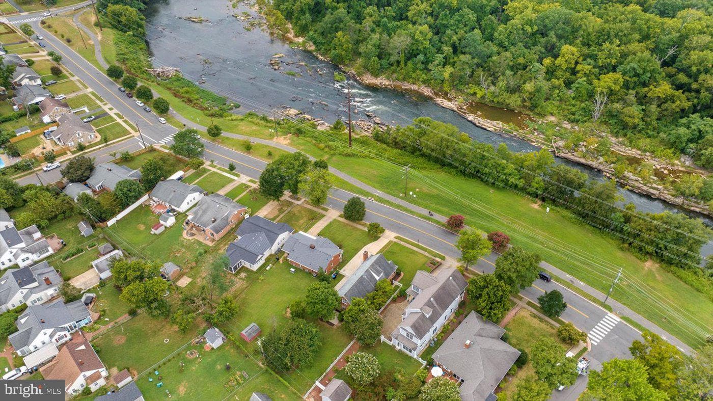 408 Riverside Drive photo 45
