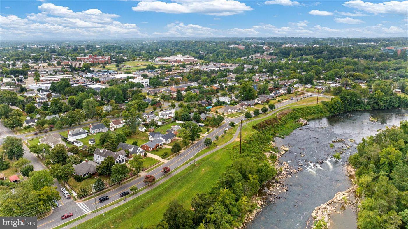 408 Riverside Drive photo 47