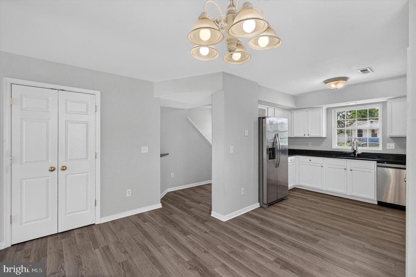 427 Palmer Street photo 9
