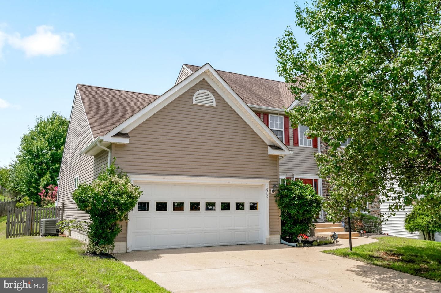 1005 Great Oaks Lane photo 1
