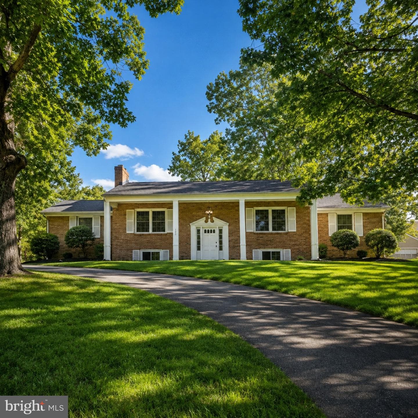 102 Woodland Road photo 1