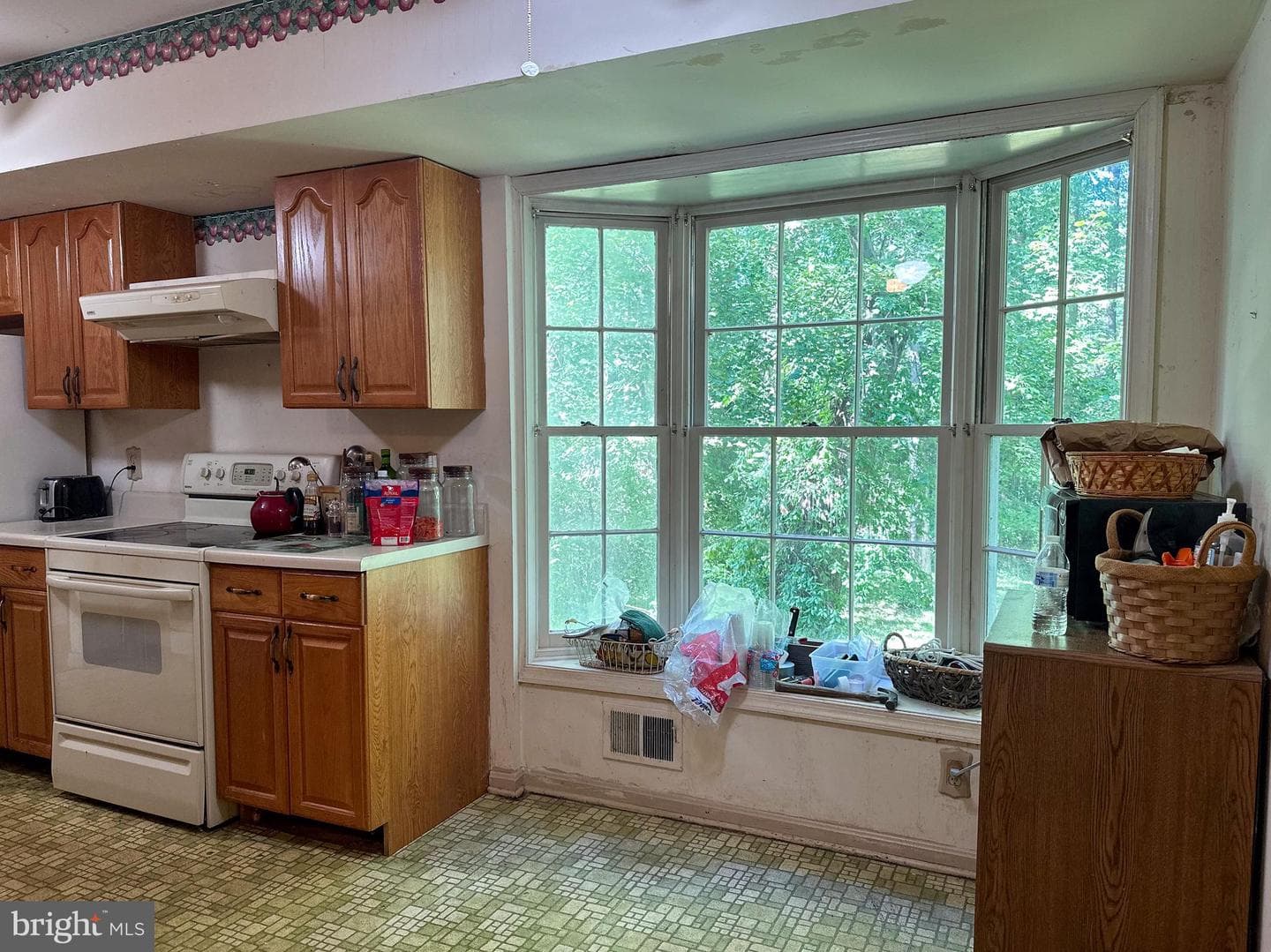 10704 Howerton Avenue photo 10