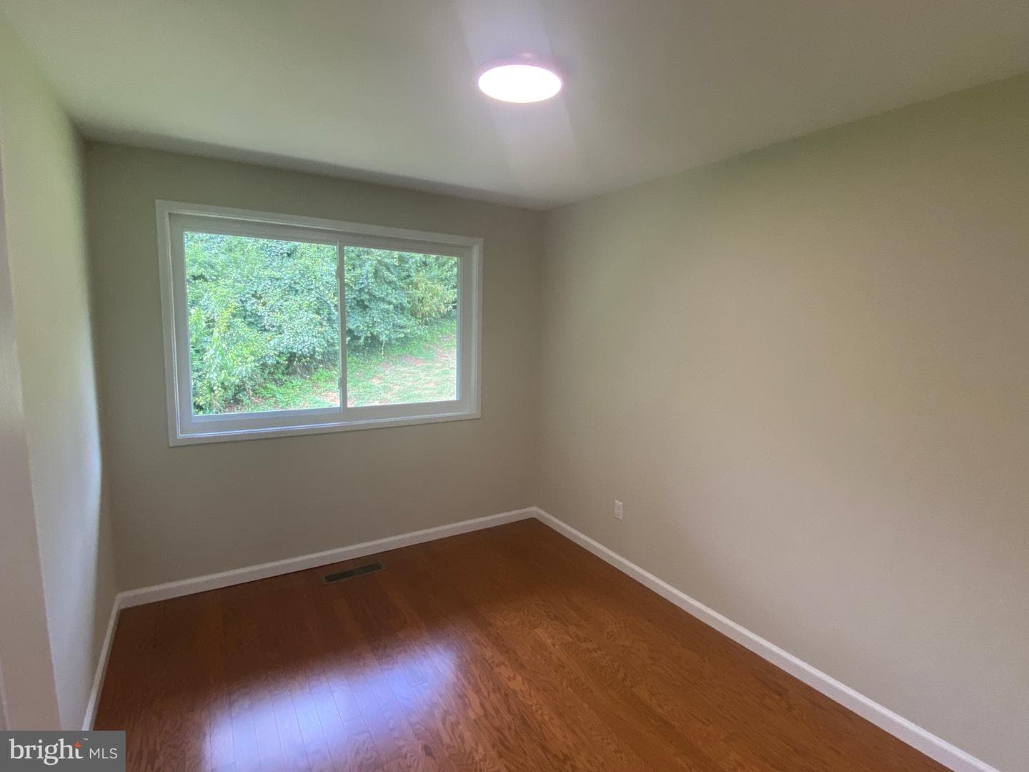 10104 Fair Woods Drive photo 12