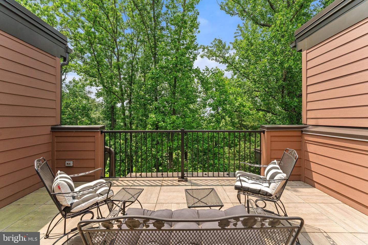 3546 Sutton Heights Circle photo 48