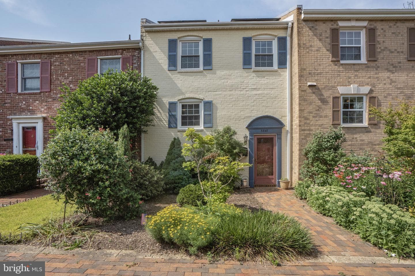 3848 University Drive photo 1