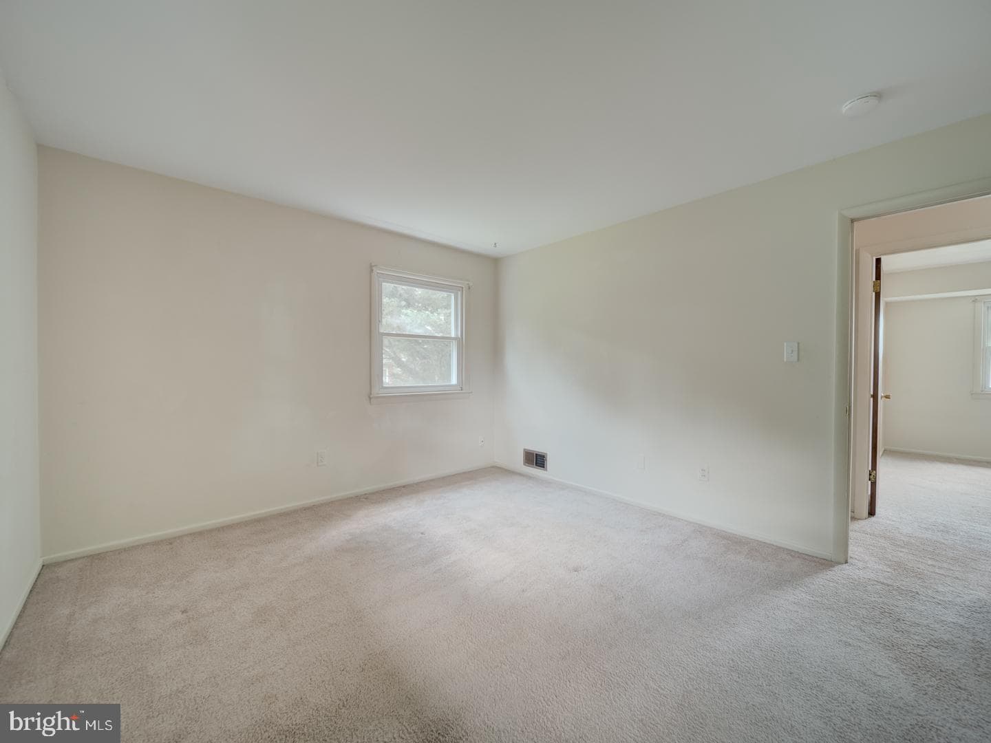 10928 Warwick Avenue photo 22