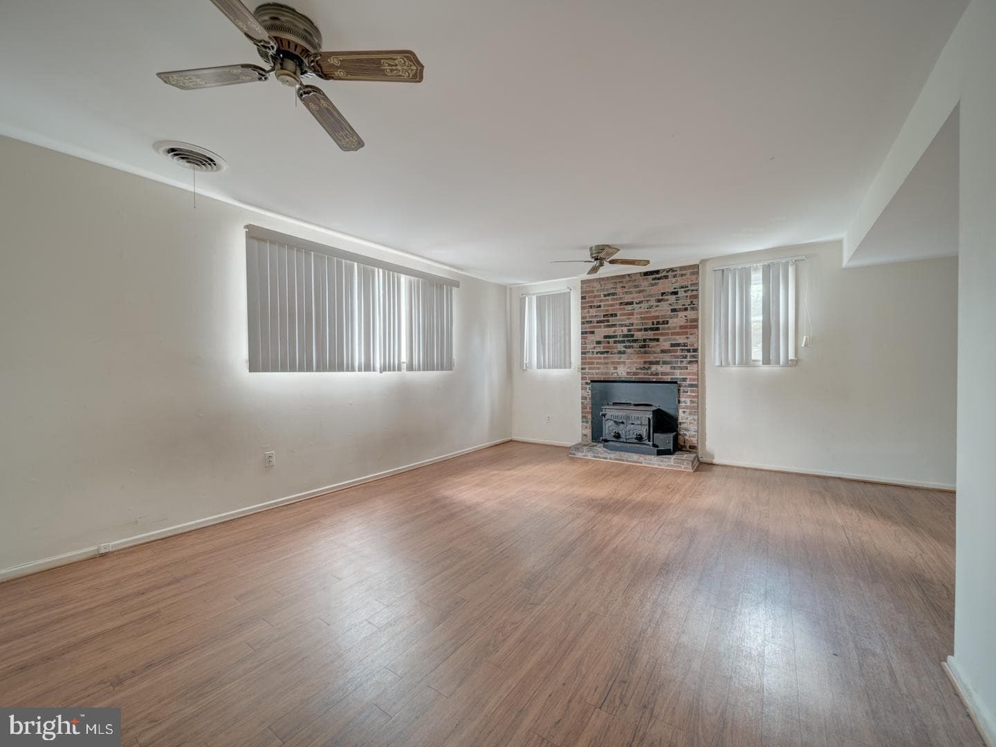 10928 Warwick Avenue photo 34