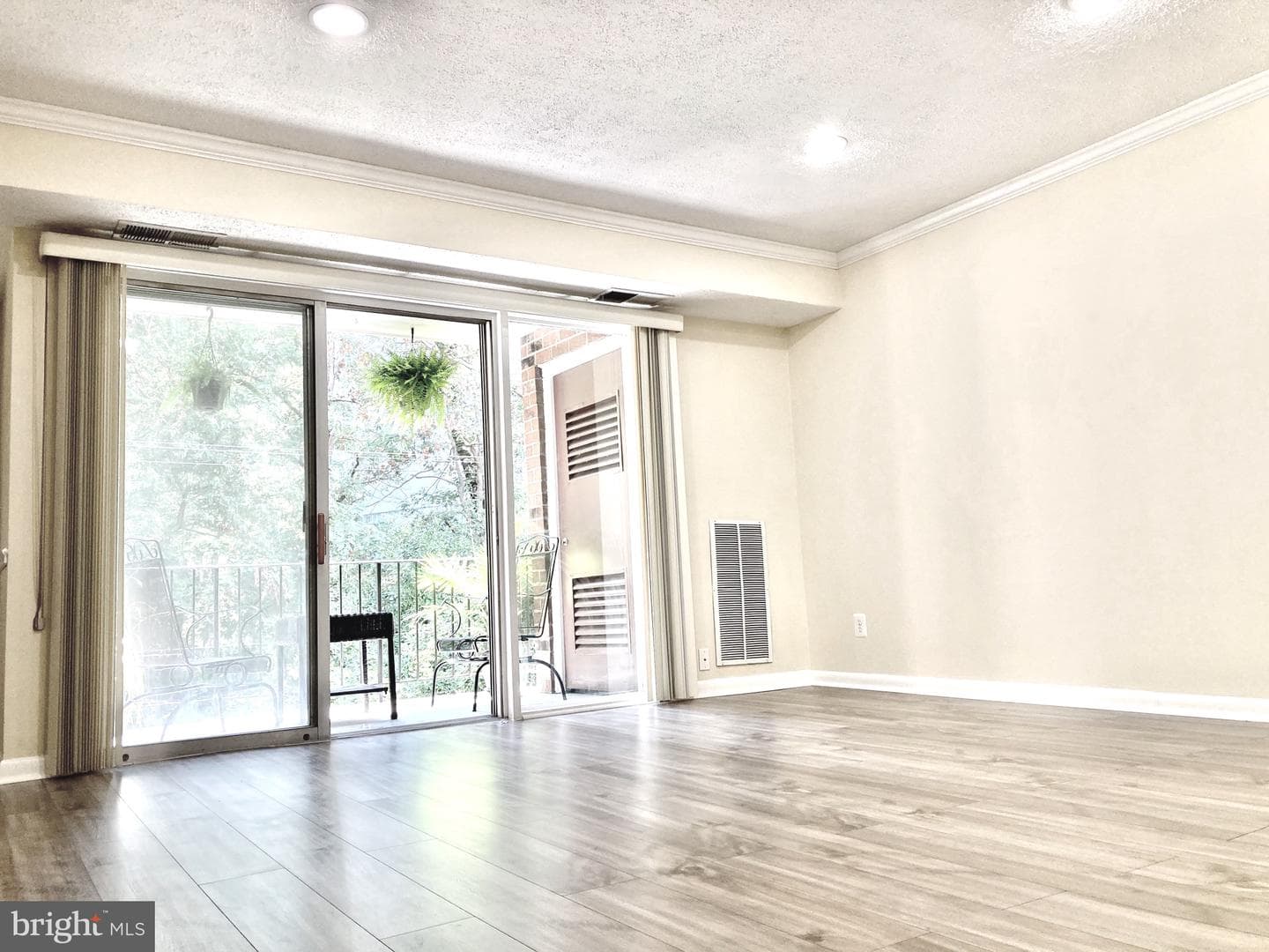 3931 Lyndhurst Drive #303 photo 3