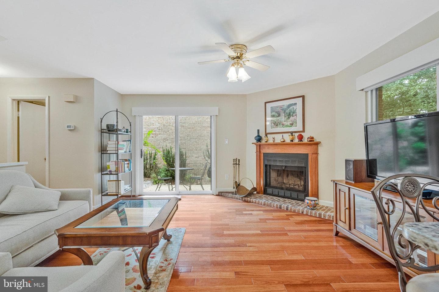 3800 Hemlock Way photo 22