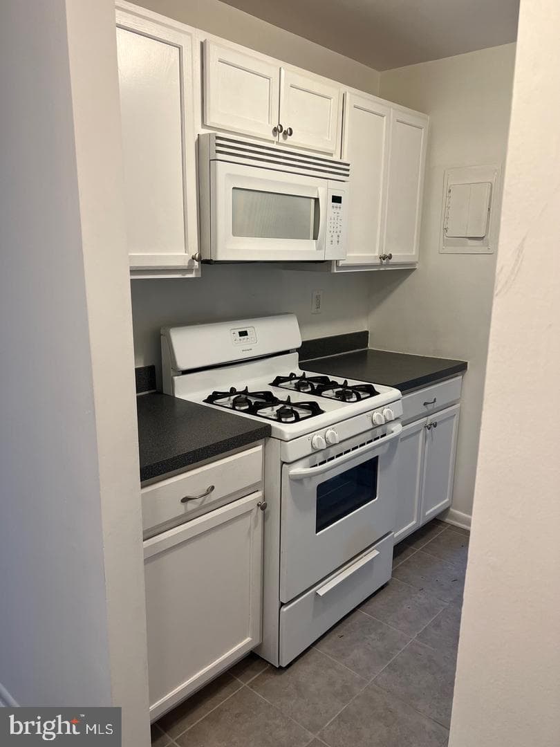 3790 Lyndhurst Drive #103 photo 4
