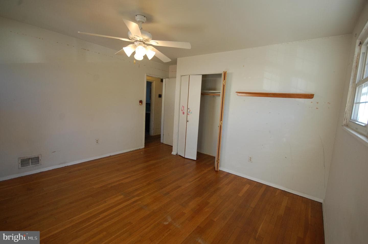 10006 Hunter Street photo 15
