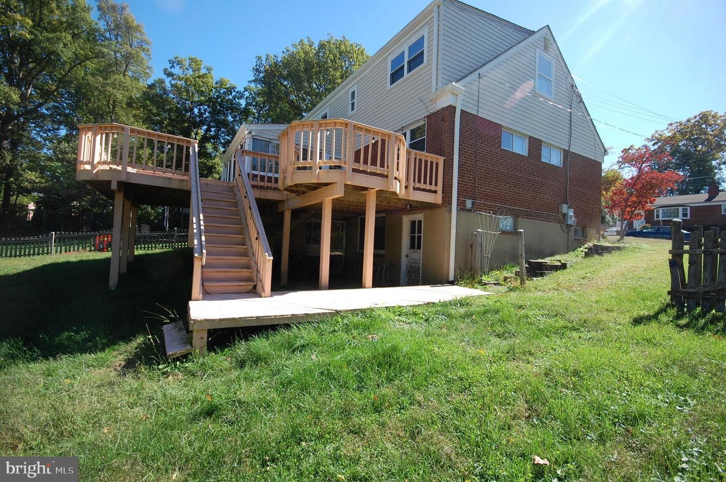 10006 Hunter Street photo 4