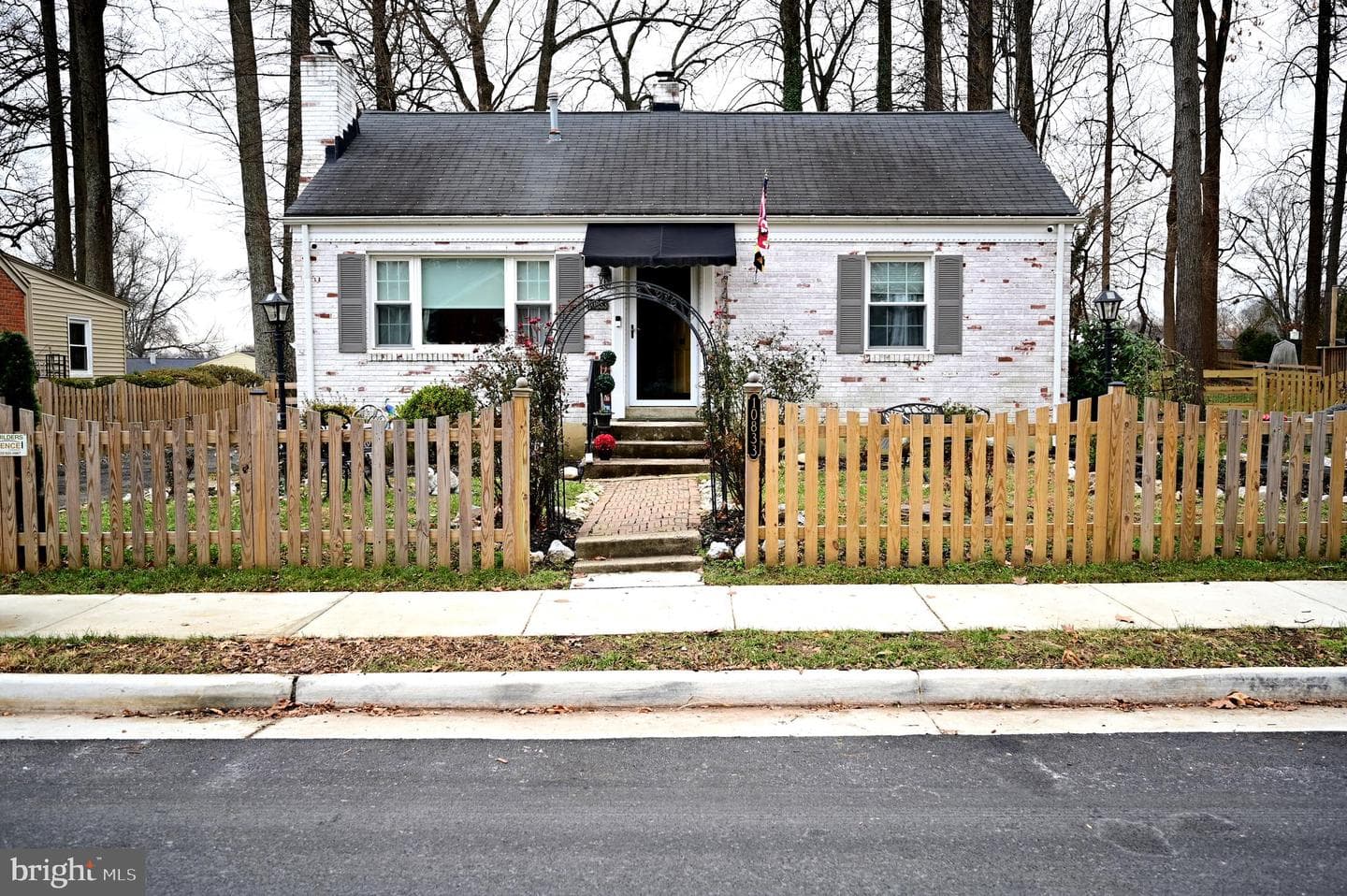 10833 Warwick Avenue photo 12