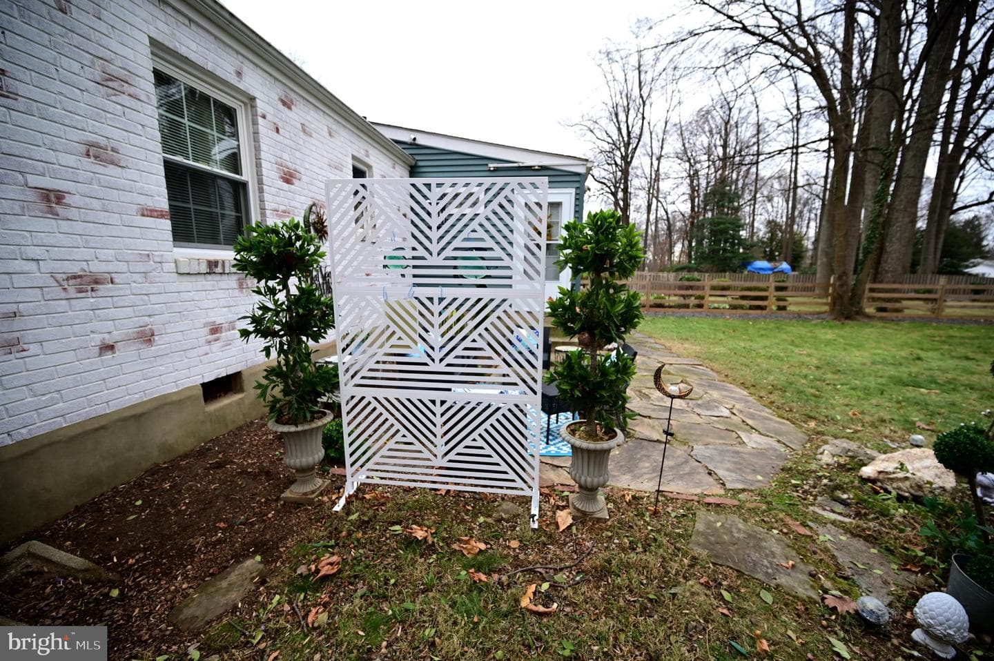 10833 Warwick Avenue photo 23