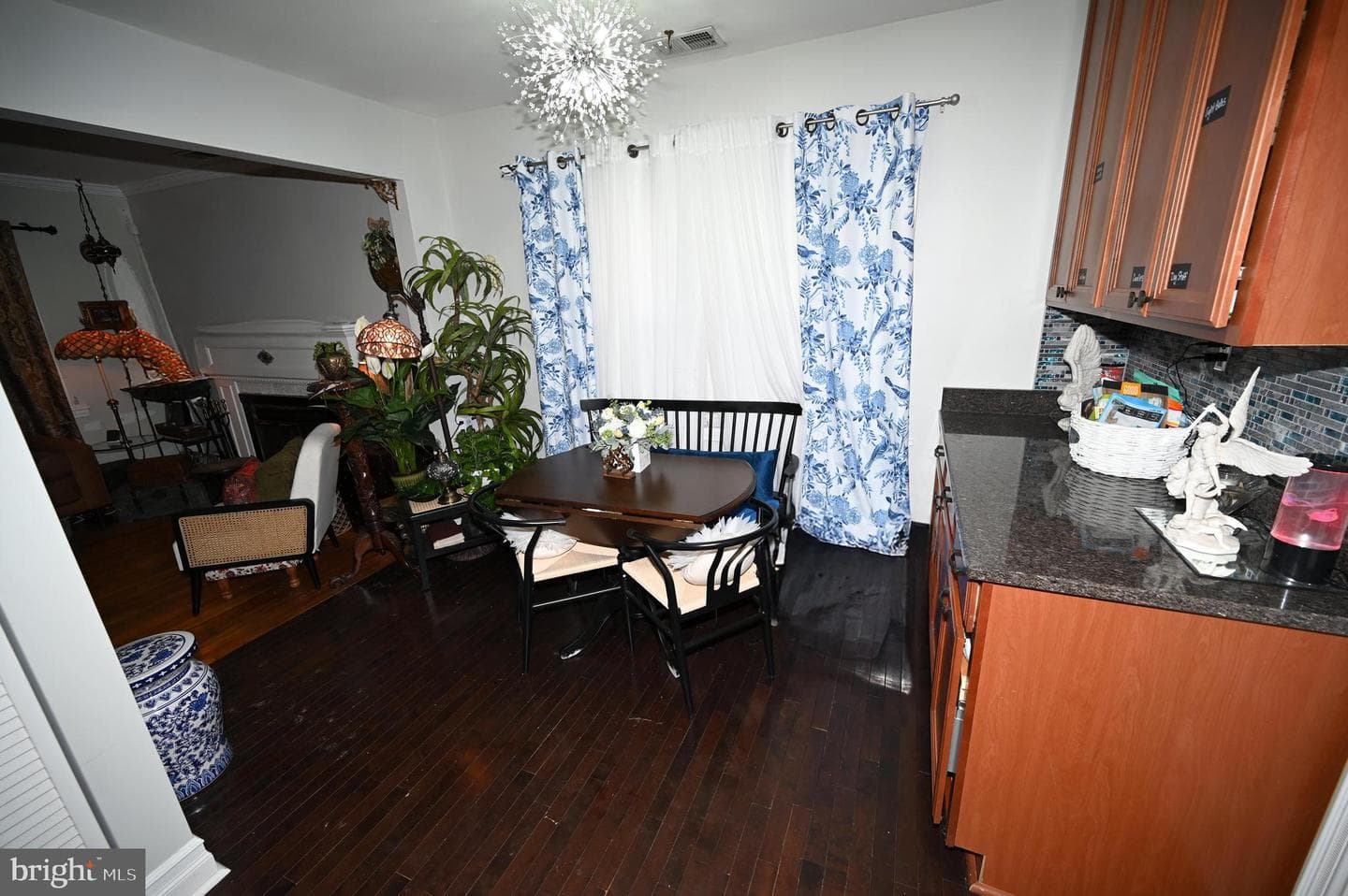 10833 Warwick Avenue photo 36